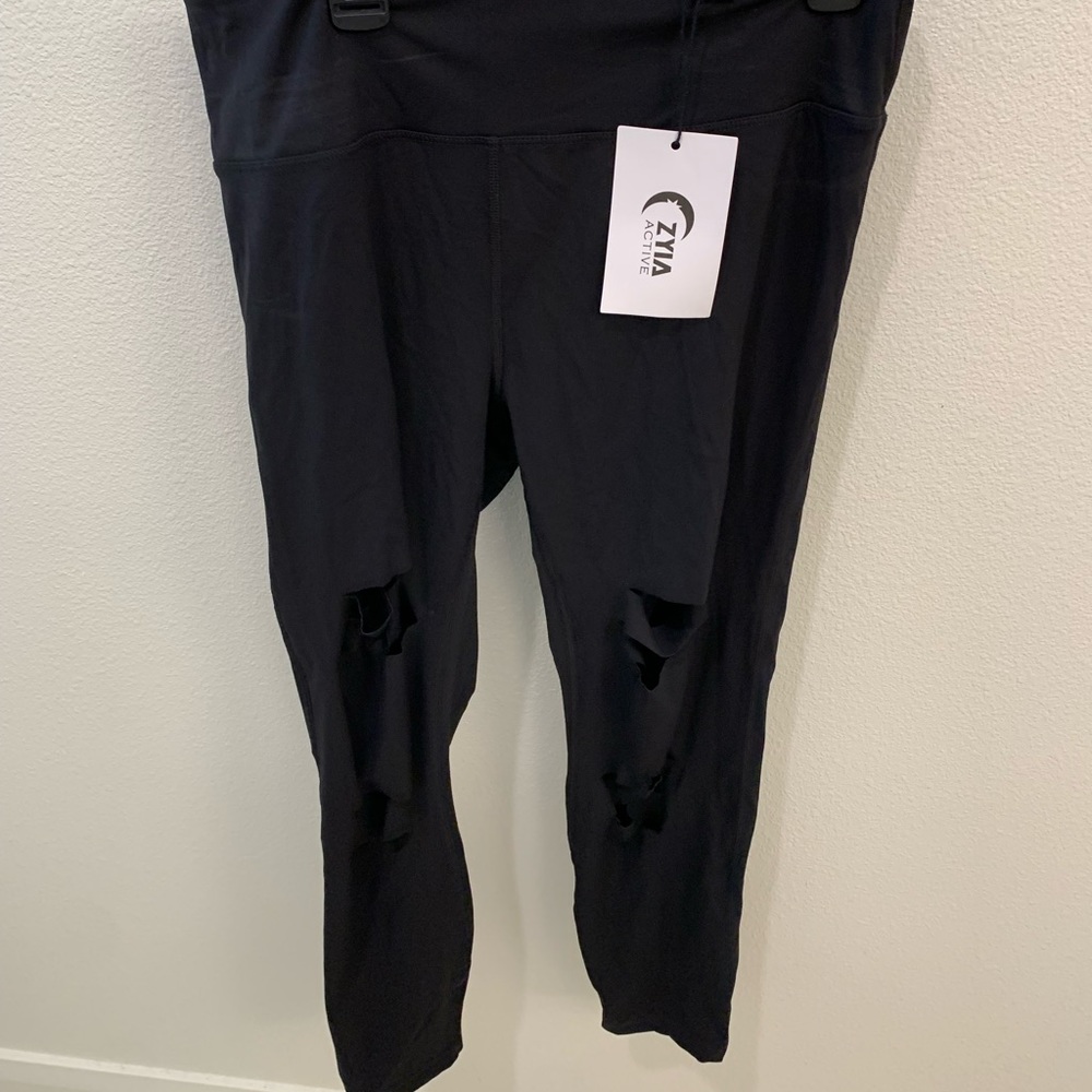 Brand new Zyia high rise slasher leggings